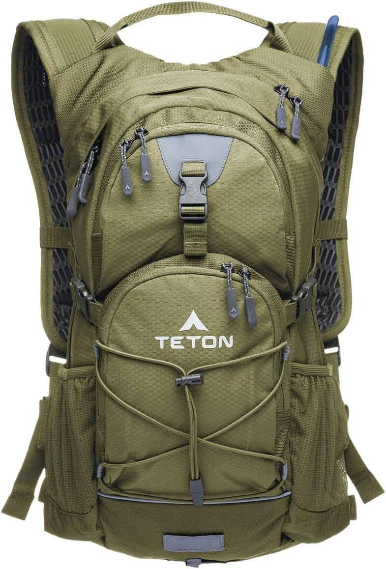 Teton Oasis/Trailrunner Hydration Backpack - Lightweight Water Pack with 2L/3L Bladder for Hiking, Running, Cycling, Biking 18L/22L Sizes - Sewn-in Rain Cover - Fits Men and Women
